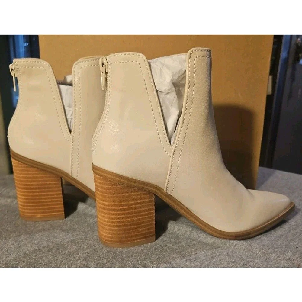 Never Worn NWT Steve Madden Novita Women's Booties, Bone Size 6 Pointed Toe